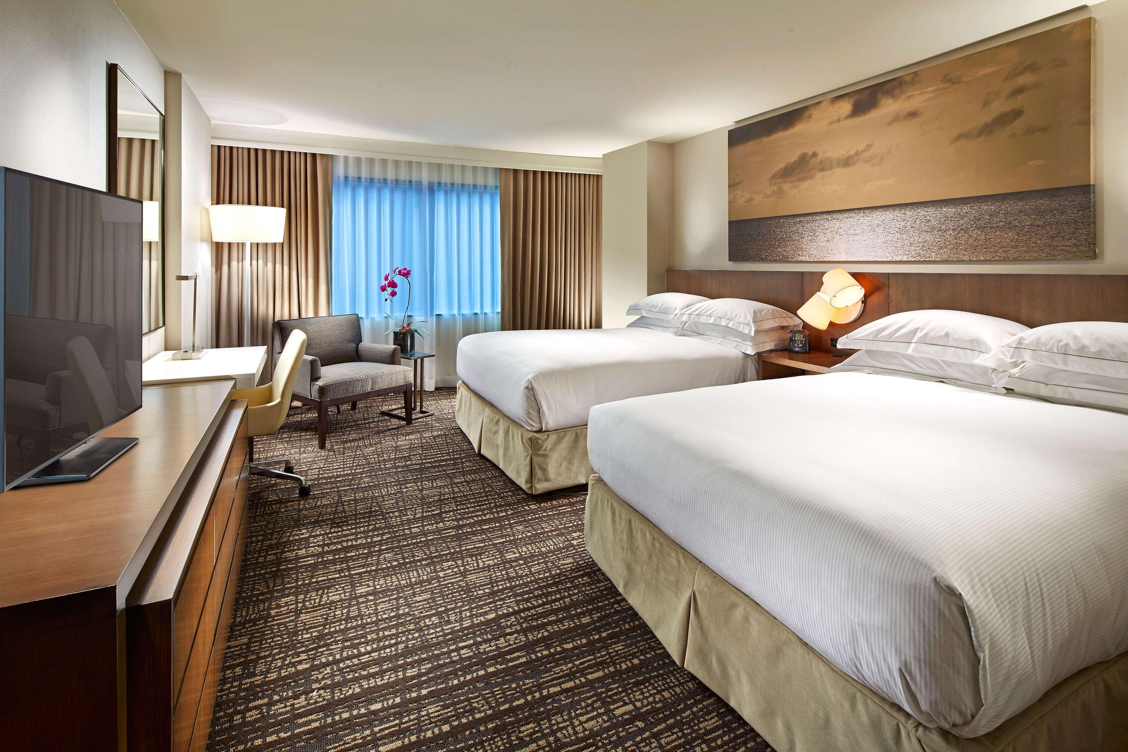 Hilton San Diego Mission Valley Eksteriør billede