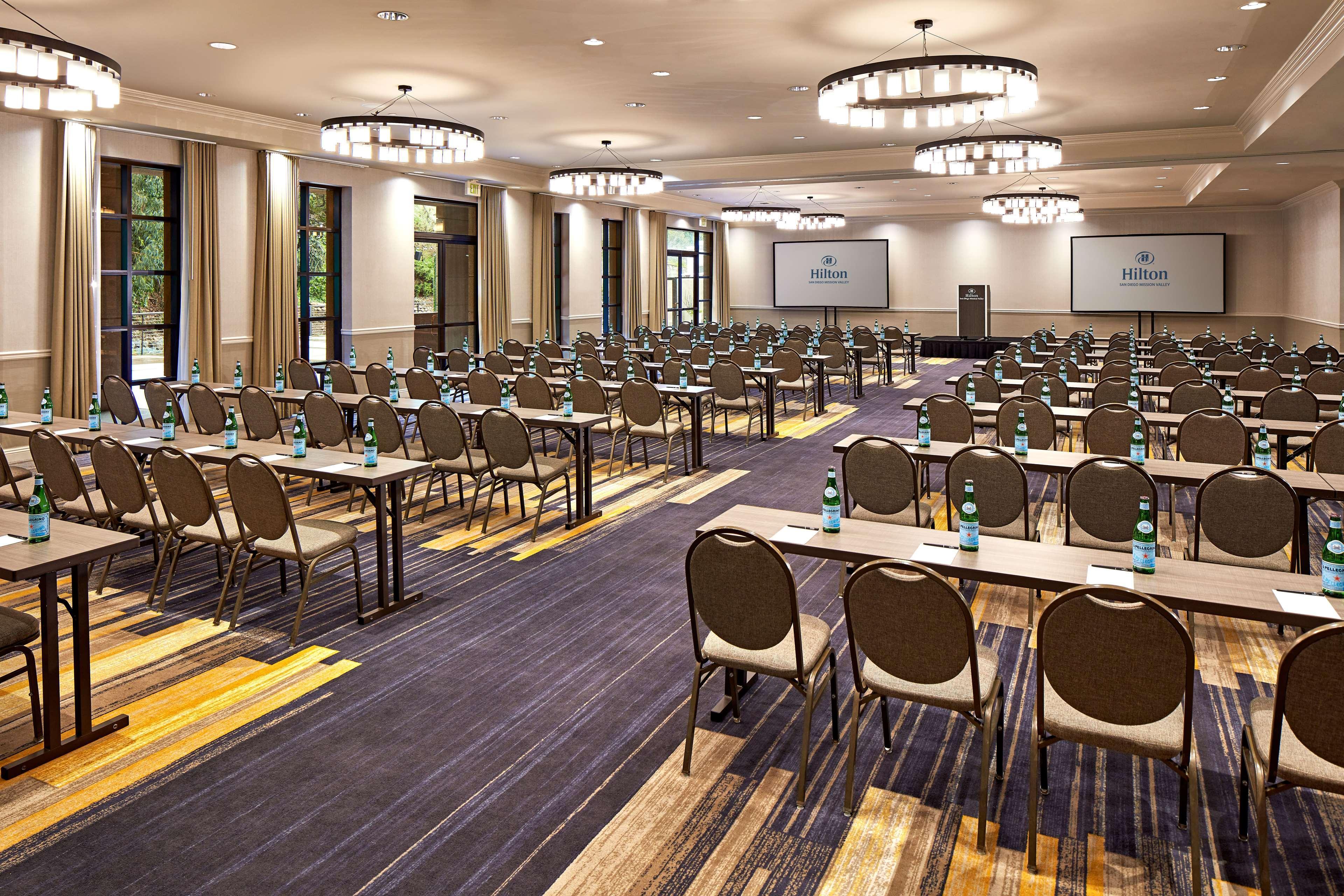 Hilton San Diego Mission Valley Eksteriør billede