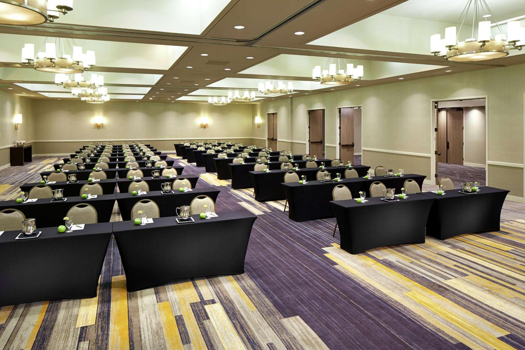 Hilton San Diego Mission Valley Eksteriør billede