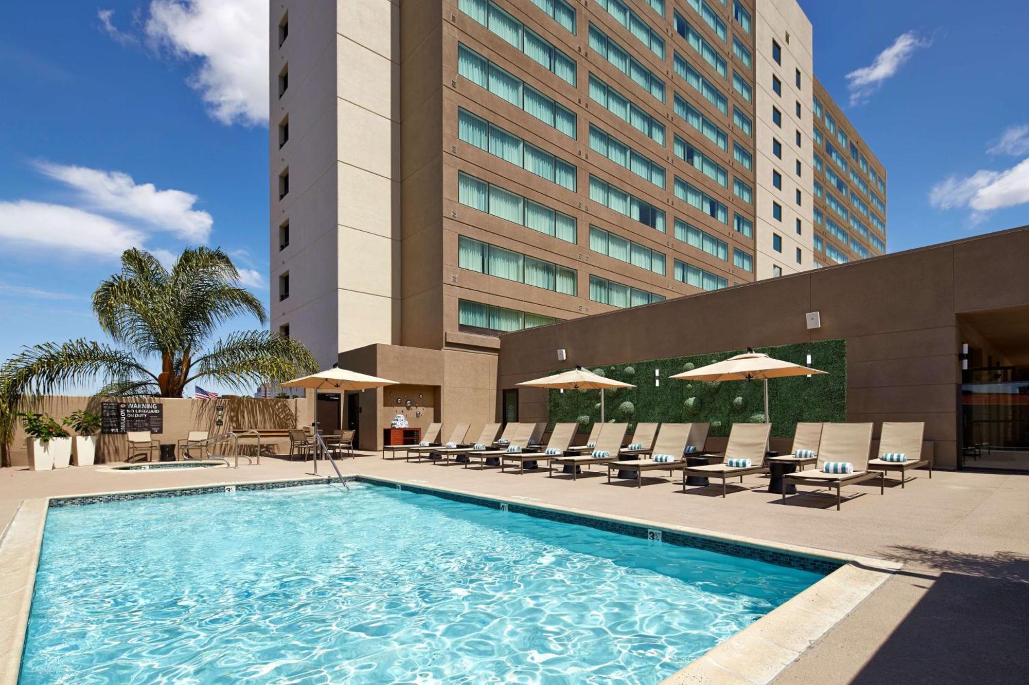Hilton San Diego Mission Valley Eksteriør billede